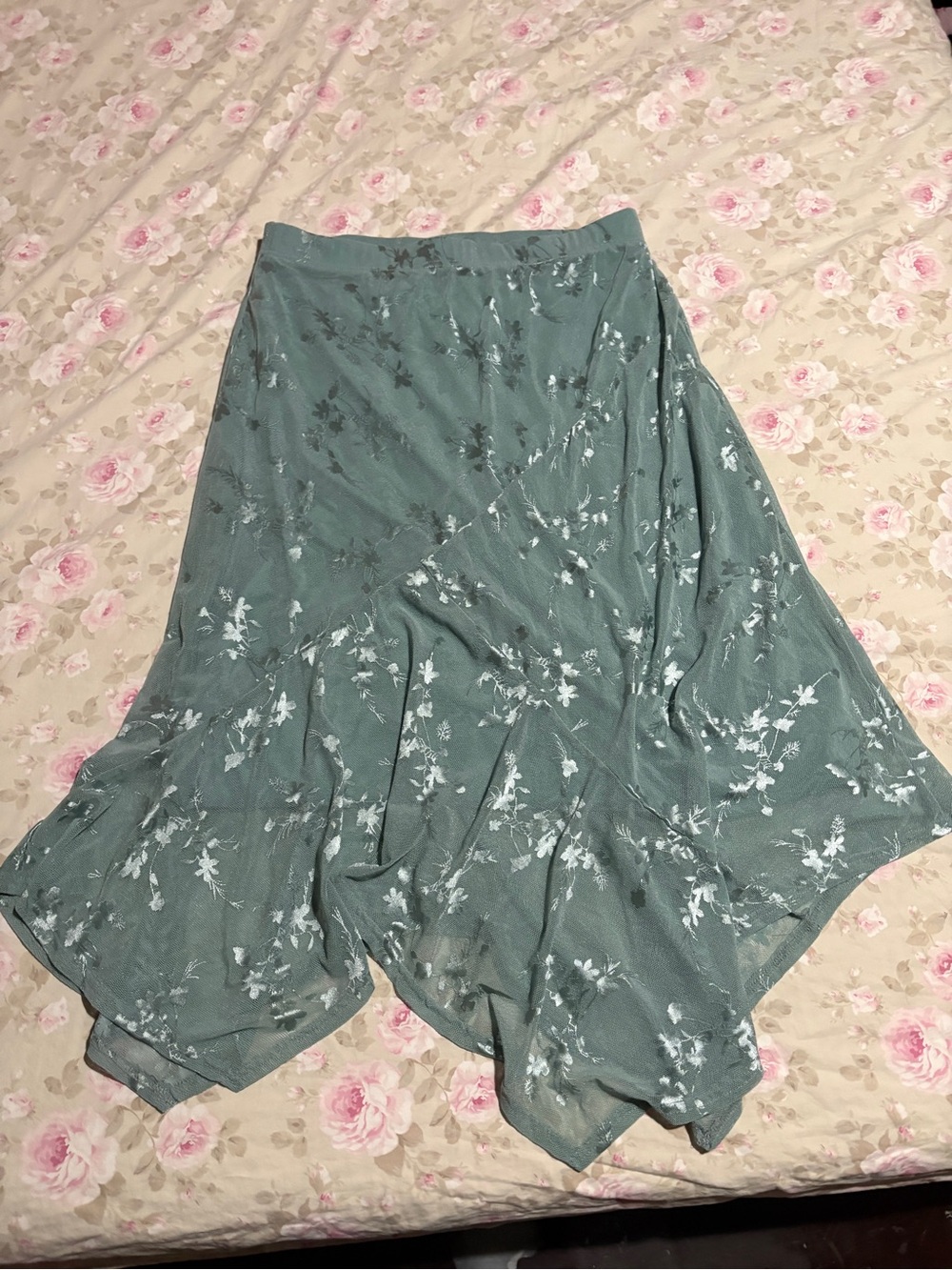 Women's Floral Hobo Skirt in Sage Green